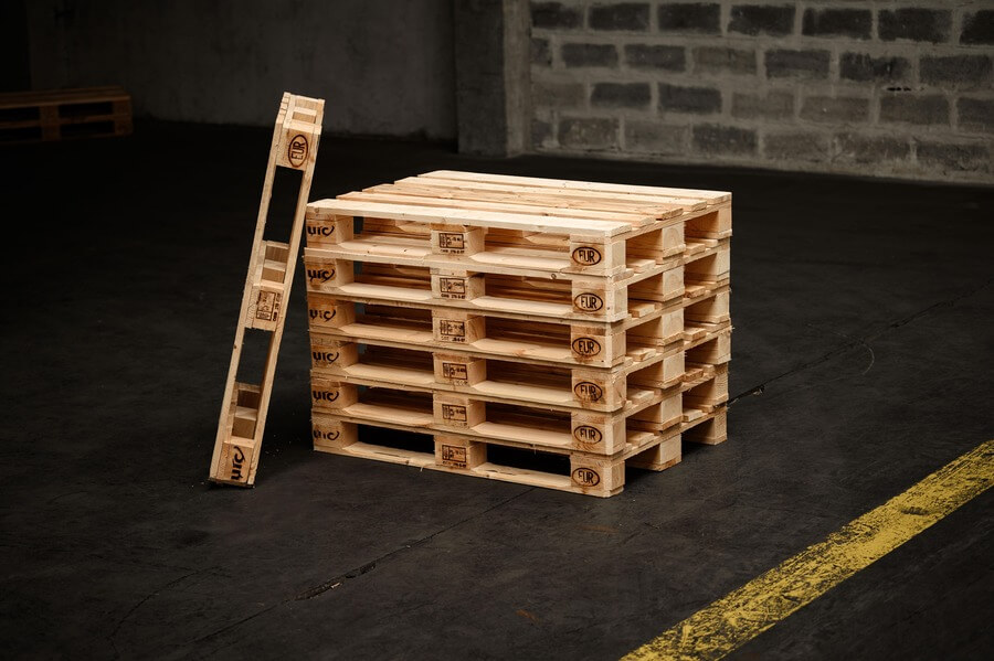 Industria de paleți și ambalaje resimte criza lemnului generată de stoparea importurilor din Ucraina, Rusia și Belarus