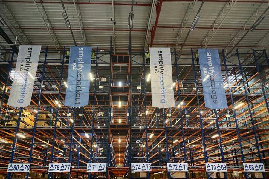 E-fulfillment: Simplify procesează peste 25.000 comenzi lunar pentru magazinele online