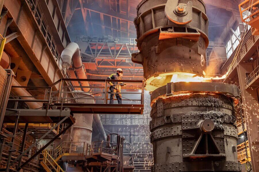 Fabricile din Europa suspendă producția de oțel și aluminiu