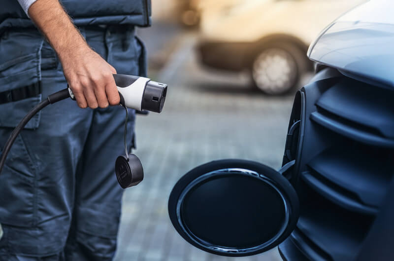 DKV Mobility își extinde soluțiile de încărcare în Franța și Austria