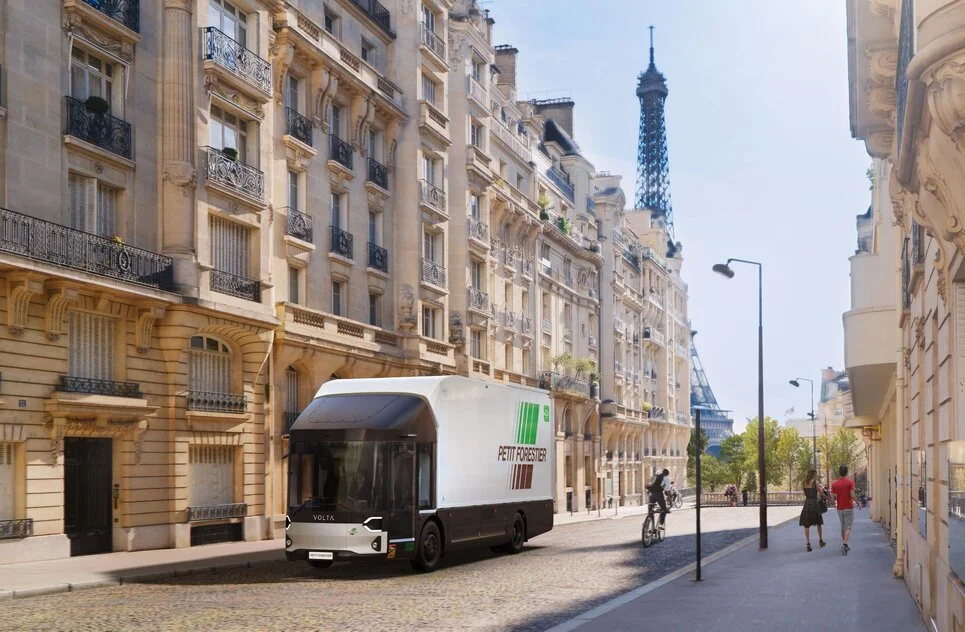 Volta Trucks, parteneriat cu Petit Forestier pentru soluții de închiriere camioane frigorifice