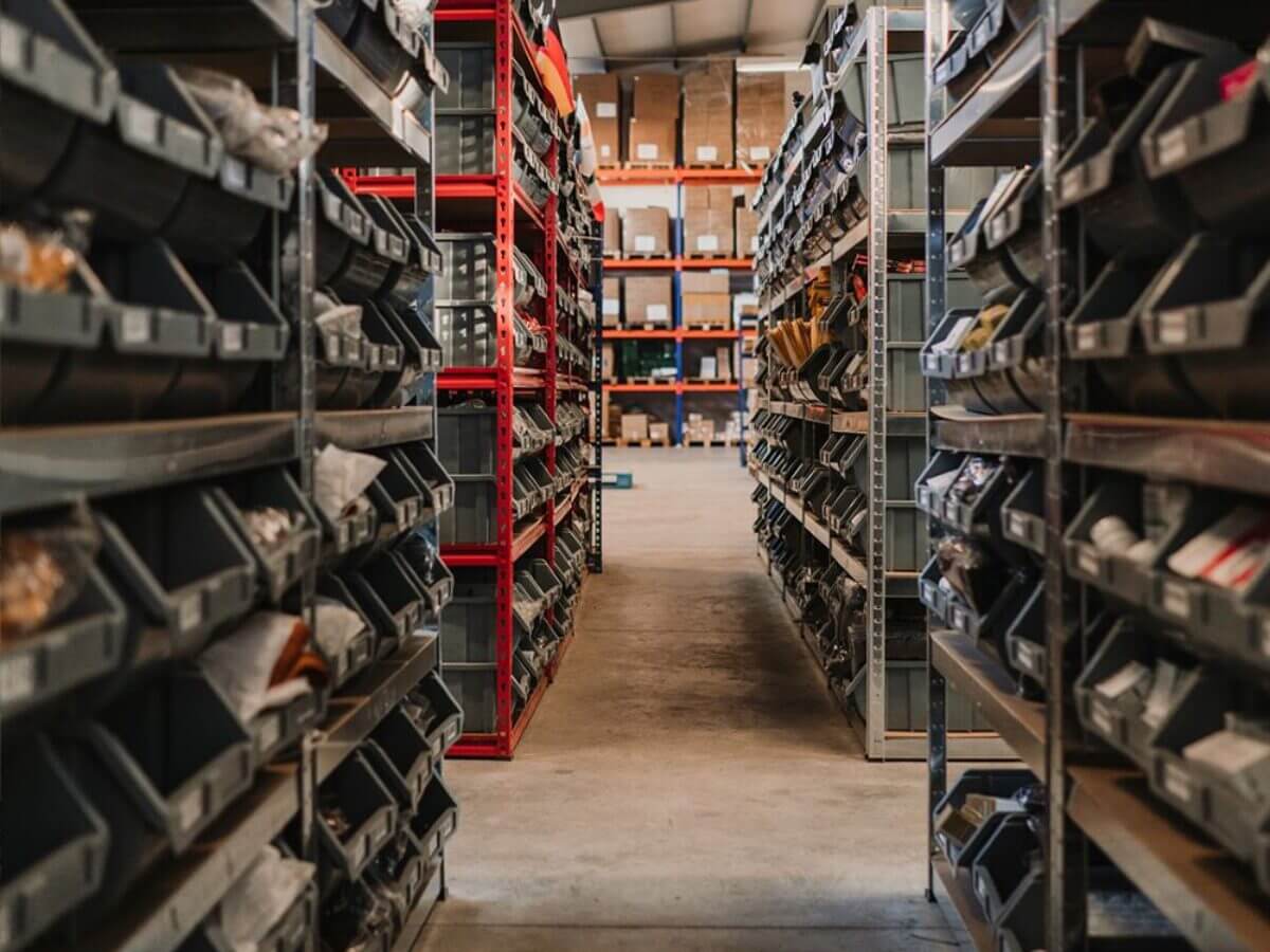 E-fulfillment: euShipments achiziționează Helpship