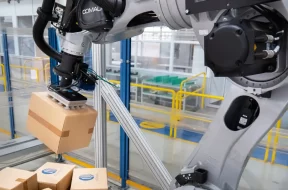 Comau automatizare logistica
